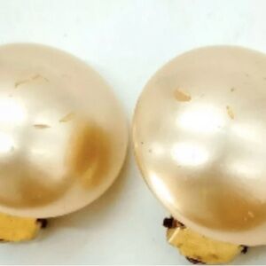 Channel Stunning Elegant Pearl Clip-On Earrings